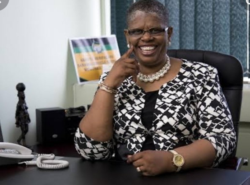 Kash786787's tweet photo. The weather God disapproves zandile gumede  😁#KZNFloods https://t.co/9cdUWTvVPE