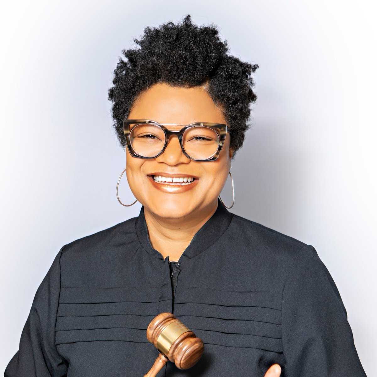 WomenInNumbers's tweet photo. Also running for re-election in the General Sessions Court: 
Judge Rachel Bell, Division VII (@judgerachelbell)
Judge Lynda Jones, Division IX (@lyndajonesjudge)
9/10 https://t.co/HVmXU6pmcc