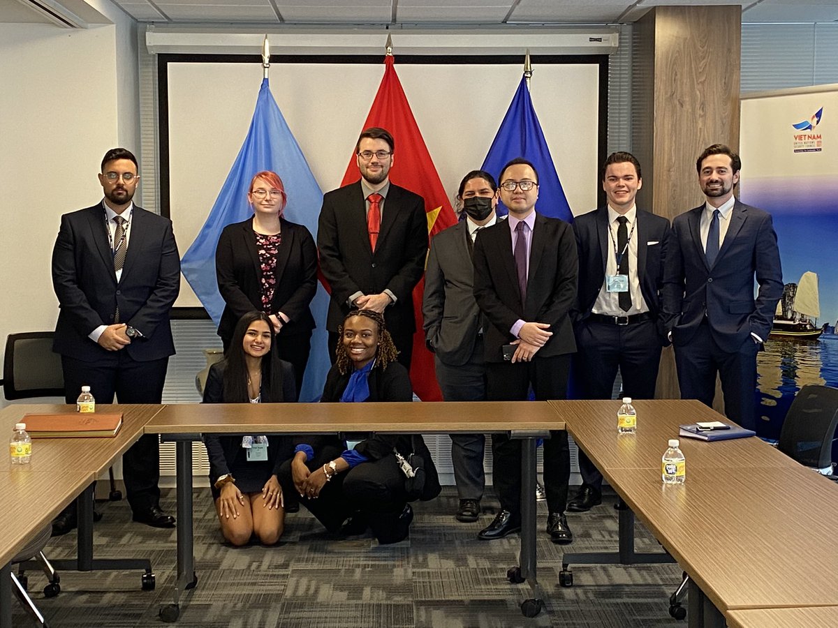 AugustaModelUN's tweet image. What an honor to meet Mr. Nguyen Hung Son at the Permanent Mission of The Socialist Republic of Viet Nam to the United Nations!! Thank you for all the information! @AUG_SocSci @VietNam_UN @AUG_Pamplin