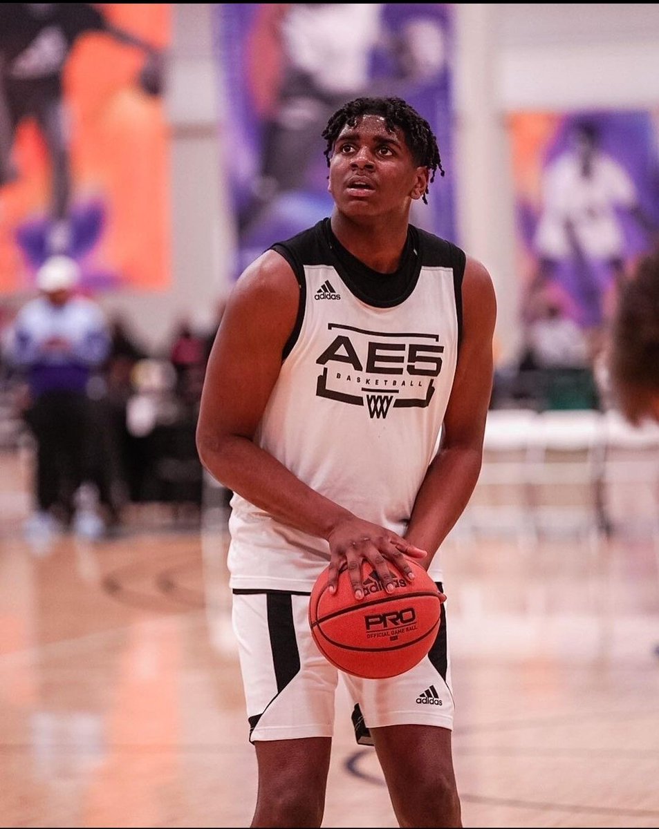 AE5Basketball's tweet image. You may recognize him from his day job...but people are starting to learn that the 6'6 mountain of talent know as @_JamarGraham is a literal ISSUE on the court! #AE5 #TrustTheProcess #WorkLikeADawg #LeaveIt