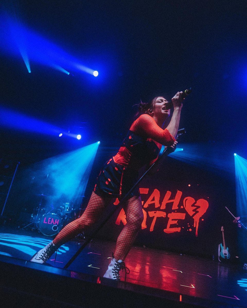 CPioffret's tweet photo. ✨ @LeahKateMusic on #TheLifeSupportTour ✨
more: https://t.co/urnzLt2NLy https://t.co/EFhRVnClX8