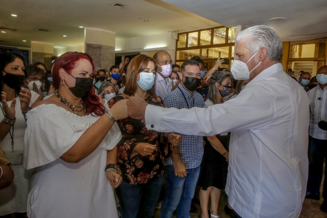 Cuente siempre nuestro pueblo con su #DiplomaciaRevolucionaria,con la resistencia creativa a la q nos convoca Pdte <a href="/DiazCanelB/">Miguel Díaz-Canel Bermúdez</a>. Hoy reafirmamos en Balance anual trabajo q en 2022 #VamosConTodo contra el #Bloqueo genocida,por la solidaridad,por la defensa d la verdad,por #CubaVive