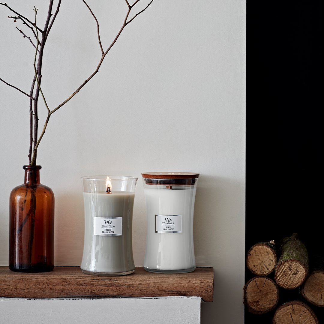 FragranceDirect's tweet photo. FOLLOW, LIKE &amp; RT TO WIN! ☁️ WOODWICK GIVEAWAY ☁️ In need of a candle refresh? Today we're giving away two WoodWick large candle jars in the scents Linen and Fireside featuring the iconic crackling wick! (Competition ends 21/04/22, UK only, winner will be contacted via DM!) https://t.co/6O3G5AfhQw
