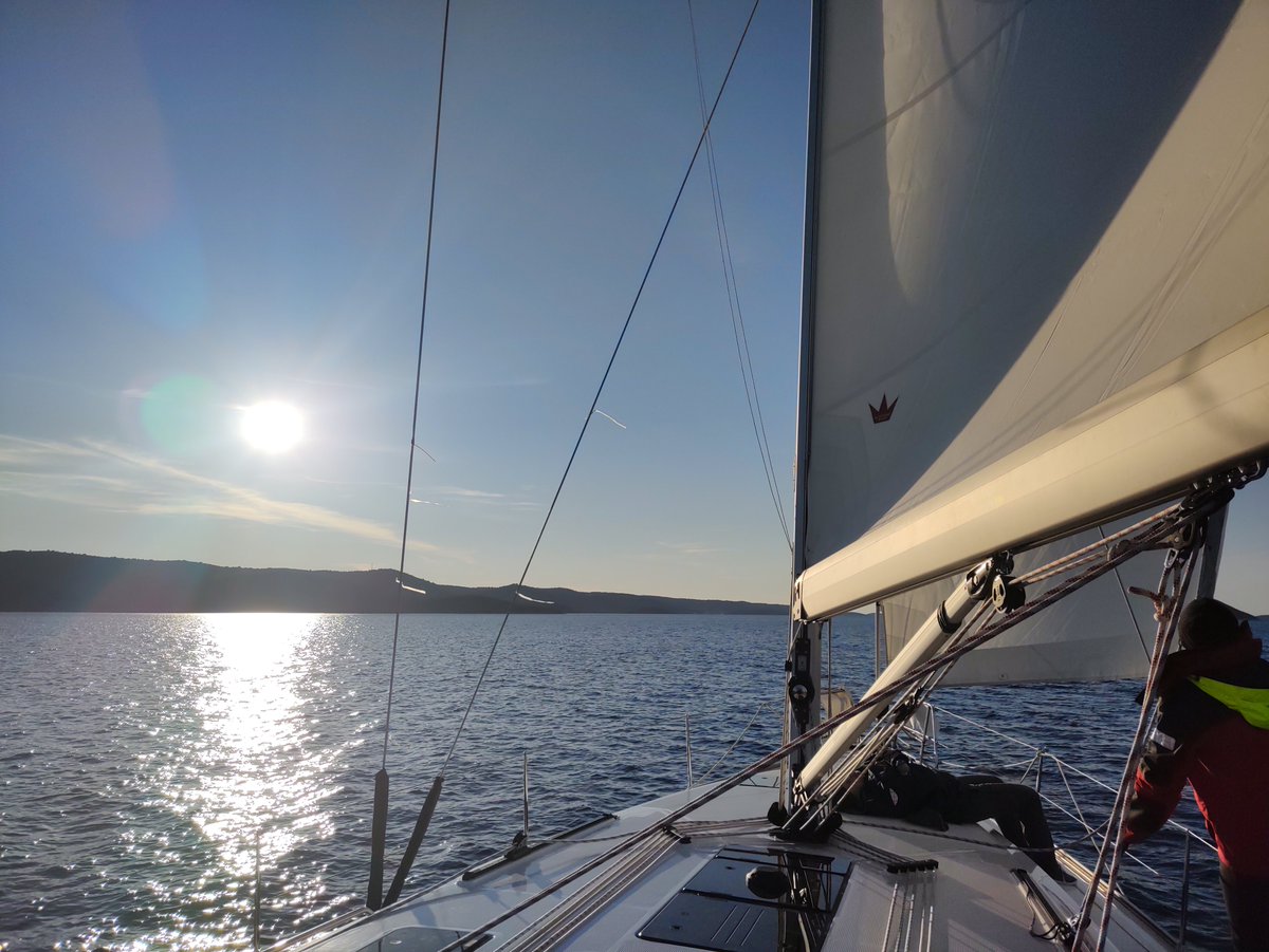 RegattaTirol's tweet image. Nach einem taktisch etwas verpatzten Start sind wir am Weg nach Golac, Delphine inklusive ... #RPC #RPC2022