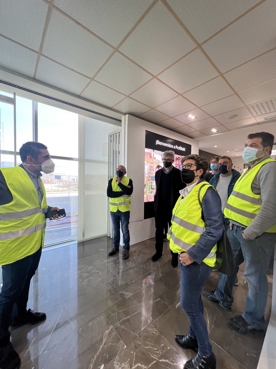 BigMatIberia's tweet photo. En la pasada semana visitamos las instalaciones de @PROFILTEK 
Con seguridad y gracias al plan de desescalada, volvemos a estar más cerca de nuestros proveedores. 😊
¡Muchas gracias por este reencuentro!

#Profiltek #espaciosdeducha #construcción #centraldecompras https://t.co/nBRM1SYkDz