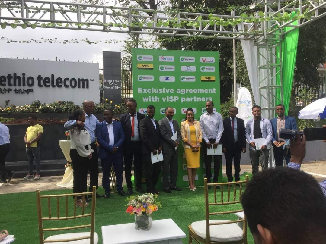 TeddyTassewK's tweet photo. @ethiotelecom signs a 3 years agreement with five Virtual Internet service provider (vISP) companies for the distribution of Internet connectivity to retail customers.

Surprising if it is really an exclusive deal.

#digitaleconomyET #telecomET https://t.co/2BKkMRDoU1