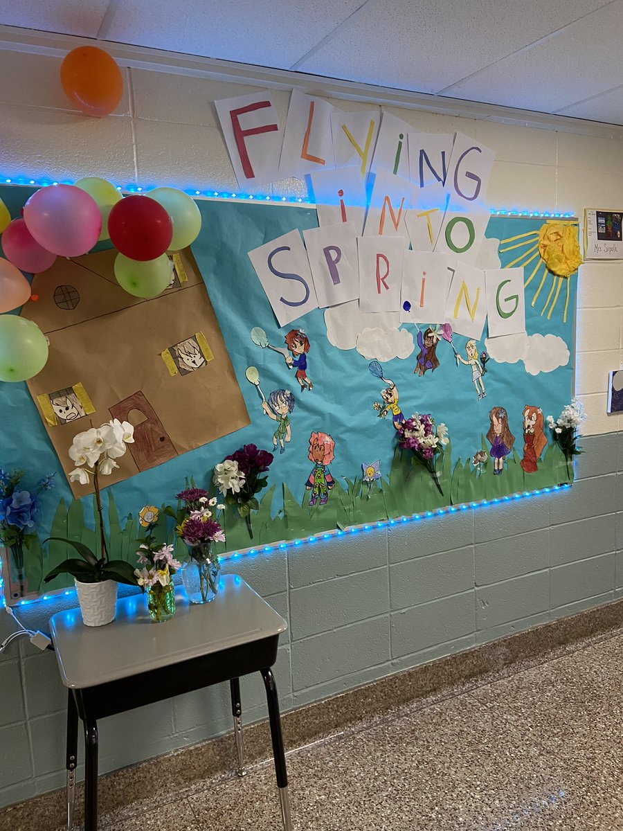 MtView07836's tweet photo. Our 5th grade created “Bulletin Board Wars” winner! Ms. Siipola’s class! @MountOliveTSD @ZywickiR @melandyk https://t.co/Ml8MWN2wZ1