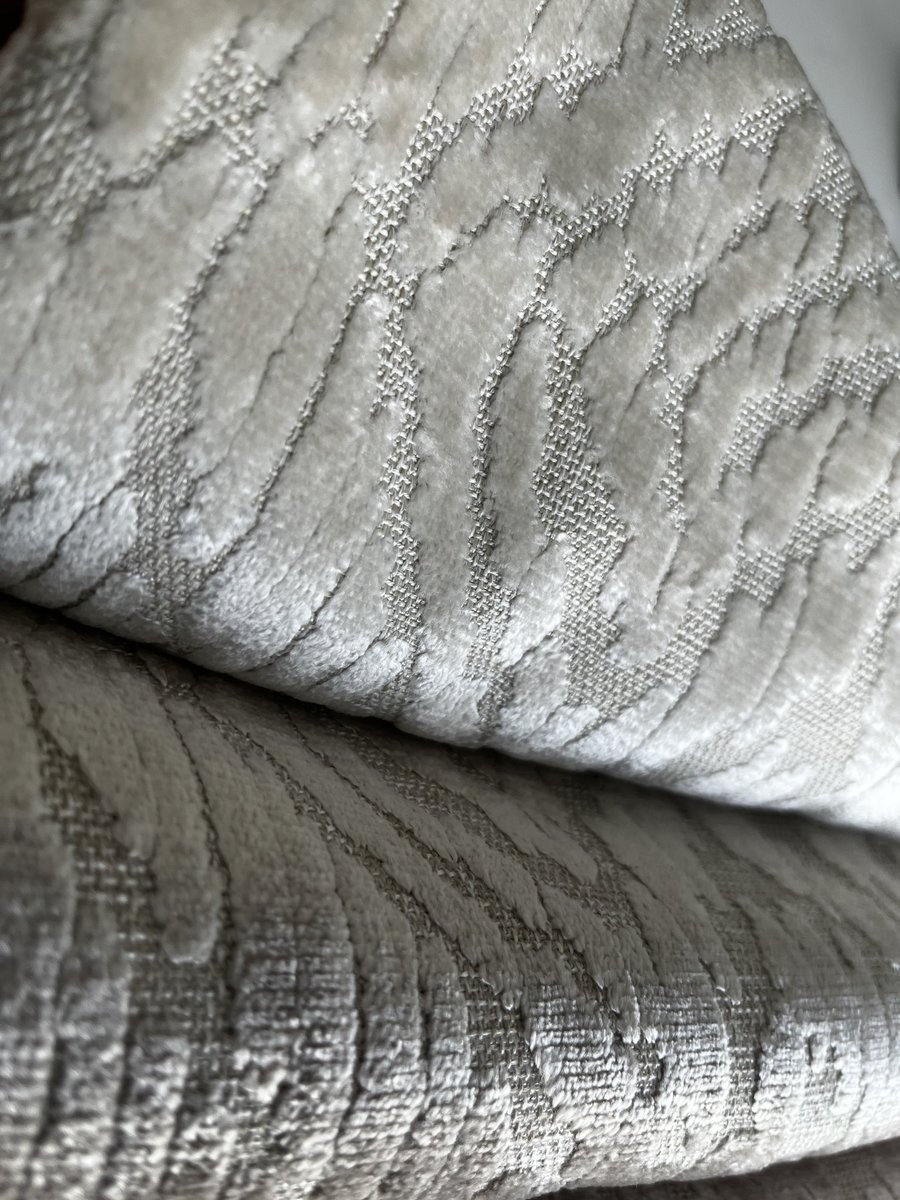 Velve Fabric, customized service available. Feel free to message me if you are interested. #Velvet #curtains #textiles #fabric #upholstery #interiordesign #softfurnishings #sofa #drapery #homedecor #velvet