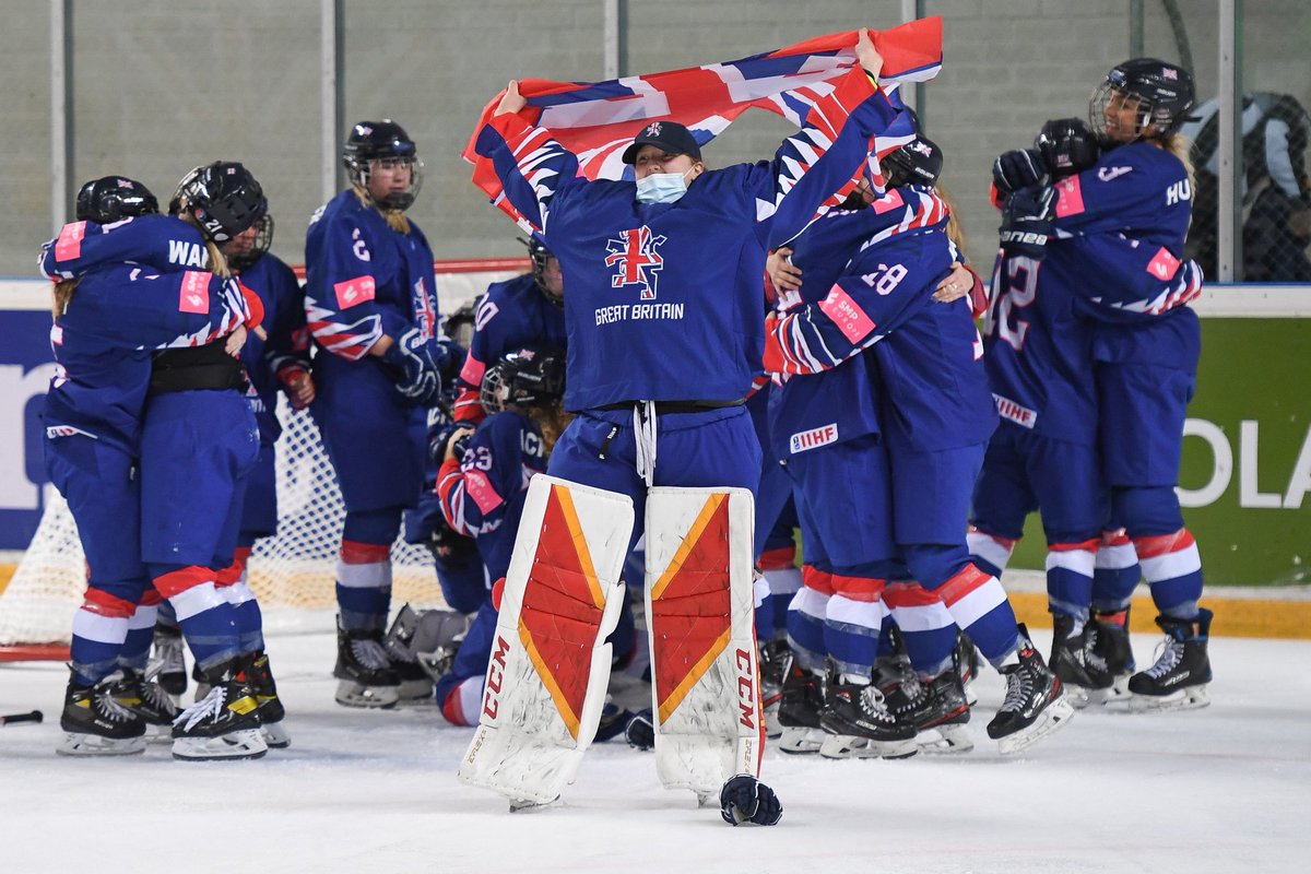 Howsta2's tweet photo. How do you sum up 2 of the best weeks of your life in 4 pictures?? The perfect ending to a challenging season and I couldn’t have asked for a better group to do it with 🏆🥇

We will keep:

Dreaming 💭 
Succeeding 🏆
Inspiring 🤩

Until next time!

#champs #T1D 💙 #TheTimeisNow https://t.co/MWYTNNTVRw