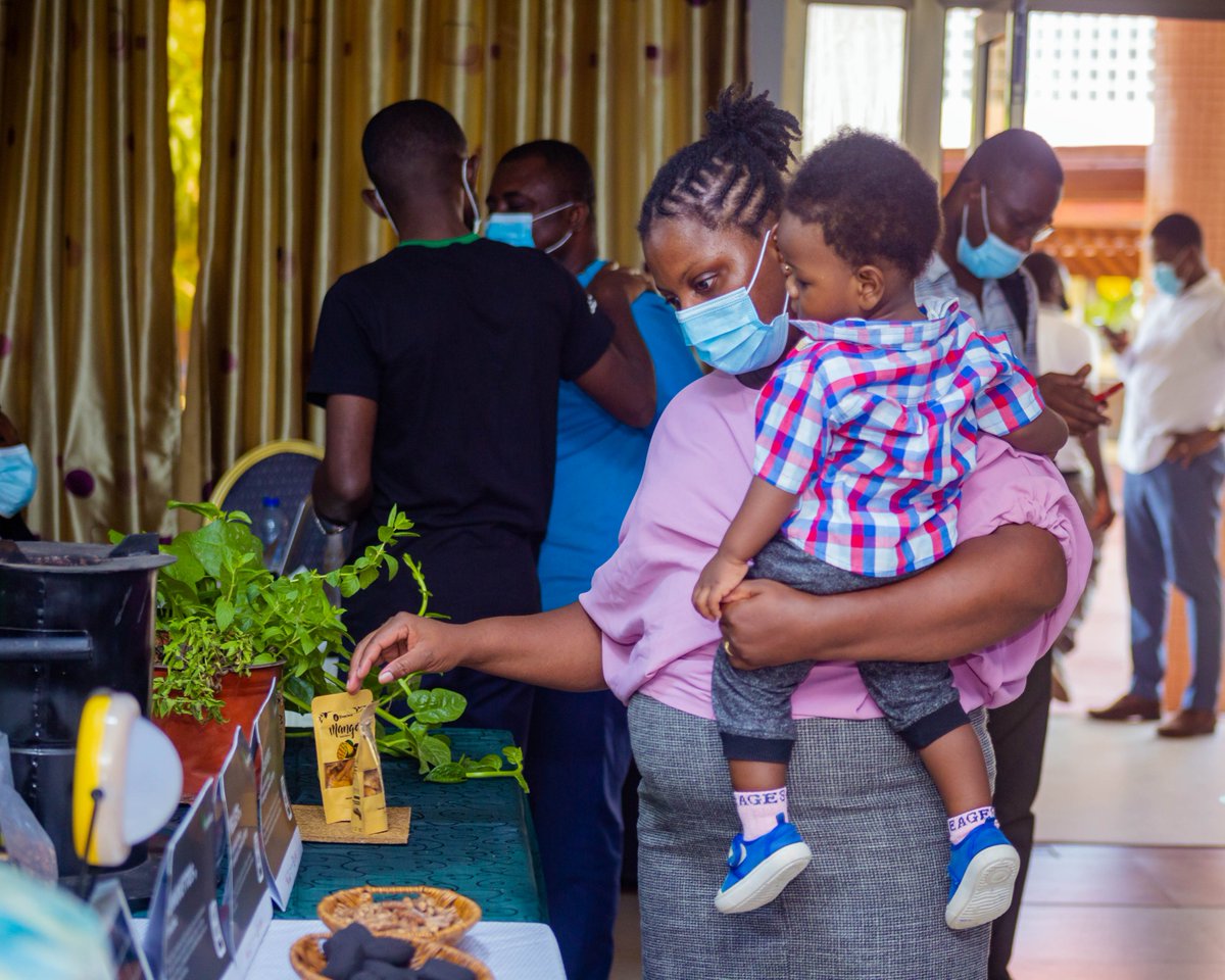 GhaCIC's tweet photo. A key part of #GreenBusinessRoadshow is the exhibition booth, which displays products of GCIC entrepreneurs. Products on display were from @Lakesyde_Farms  @YvayaFarm &amp; @GhanaBambooBike to give an appreciation of the rich network of innovative entrepreneurs they can join. #GCIC https://t.co/aluMFQnjeQ