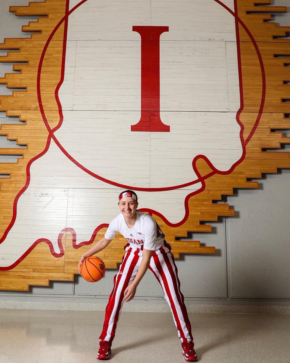 sara_scalia14's tweet photo. Hoosier Nation!!!!! Let’s get it!!🔴⚪️ https://t.co/bCIAmlyMVj