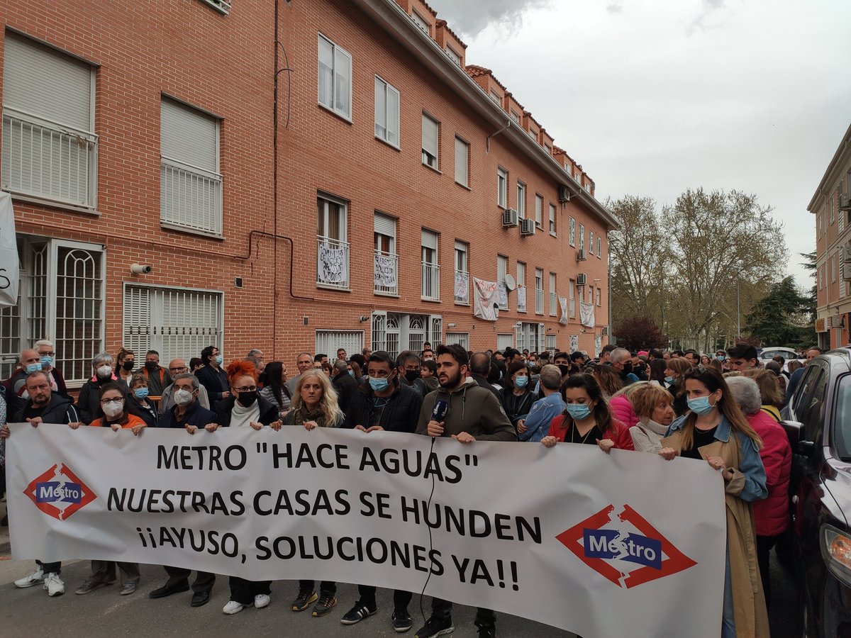 📢 Todo #SanFernandoDeHenares exige #SolucionesYa. Los desalojos de <a href="/davidperez/">𝔻𝕒𝕧𝕚𝕕 ℙ𝕖𝕣𝕖𝕫 𝔾𝕒𝕣𝕔𝕚𝕒</a> y <a href="/IdiazAyuso/">Isabel Díaz Ayuso</a> son tan indignos que hay #AfectadosMetro que  se niegan a abandonar sus hogares. ¡¡SE HUNDE NUESTRO MUNICIPIO!!