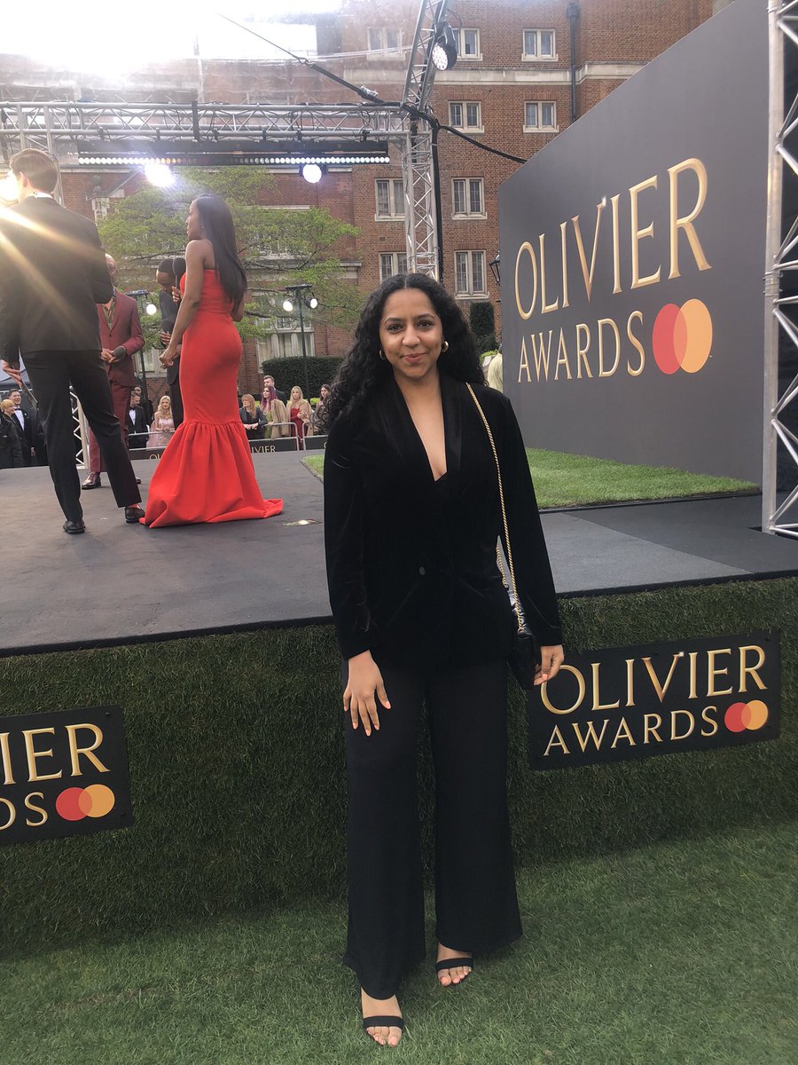 olivia__amel's tweet photo. #OlivierAwards ✨✨✨ https://t.co/MS0FeSAxbJ