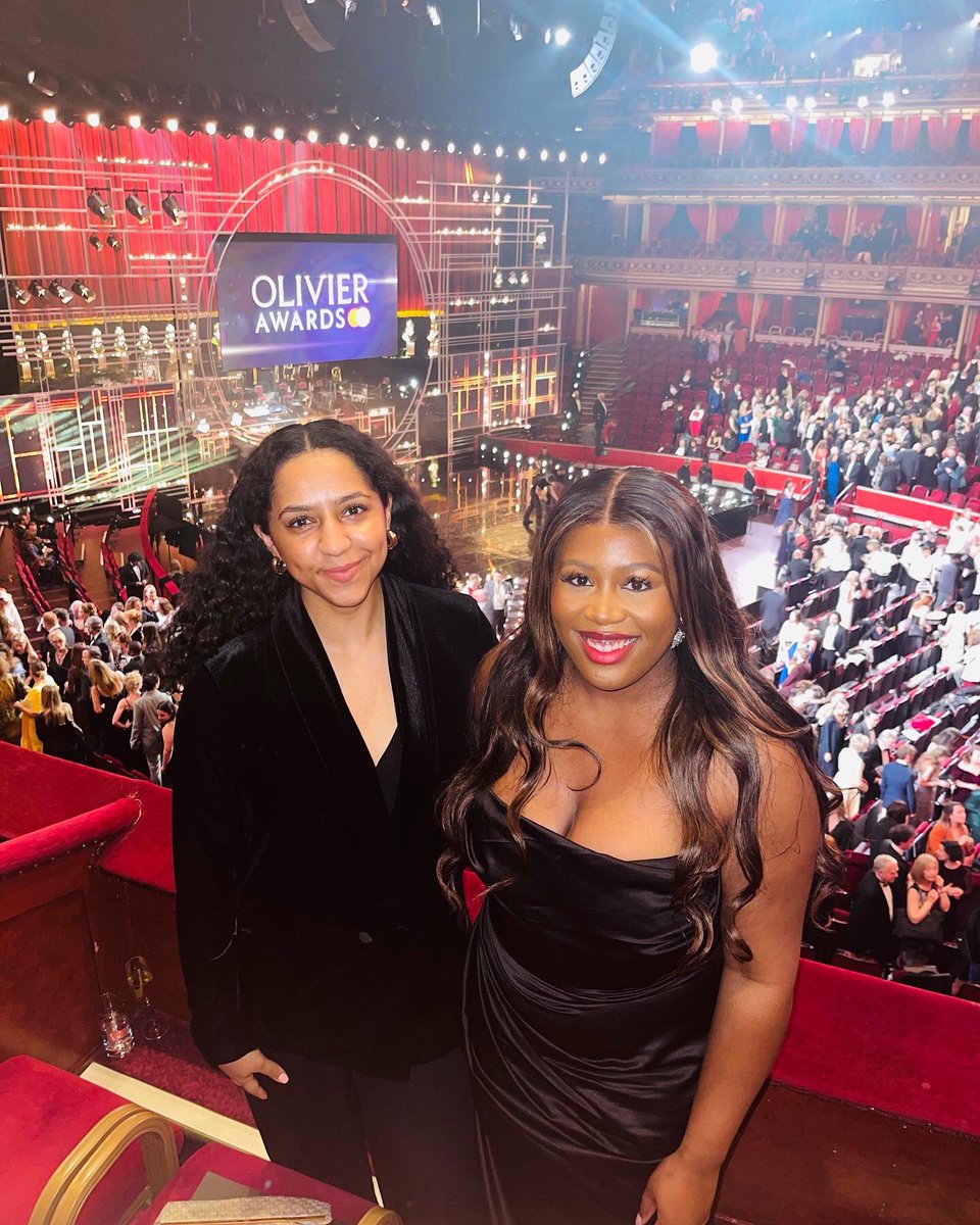 olivia__amel's tweet photo. #OlivierAwards ✨✨✨ https://t.co/MS0FeSAxbJ