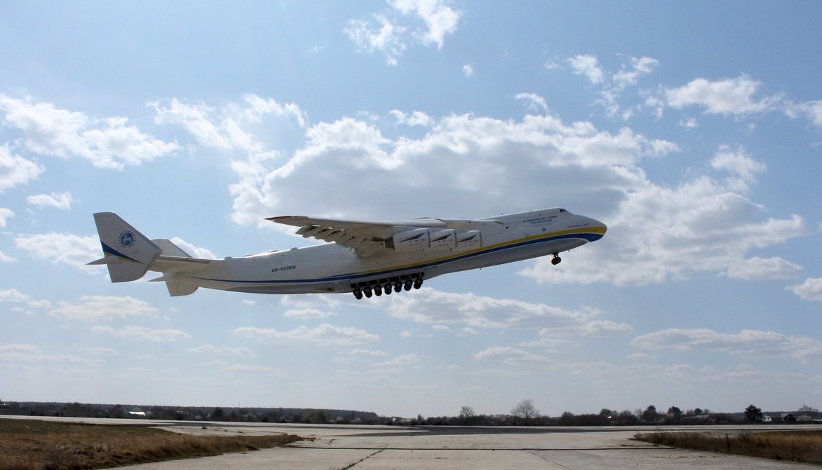 IAPonomarenko's tweet photo. What a bitter twist of fate.
On this very day in 2020, I was in Hostomel taking pictures of the Antonov An-225 Mriya taking off for its first COVID-19 mission.
Today after I am writing a story on the aircraft’s tragic death in war. https://t.co/7HgZvcrnvF