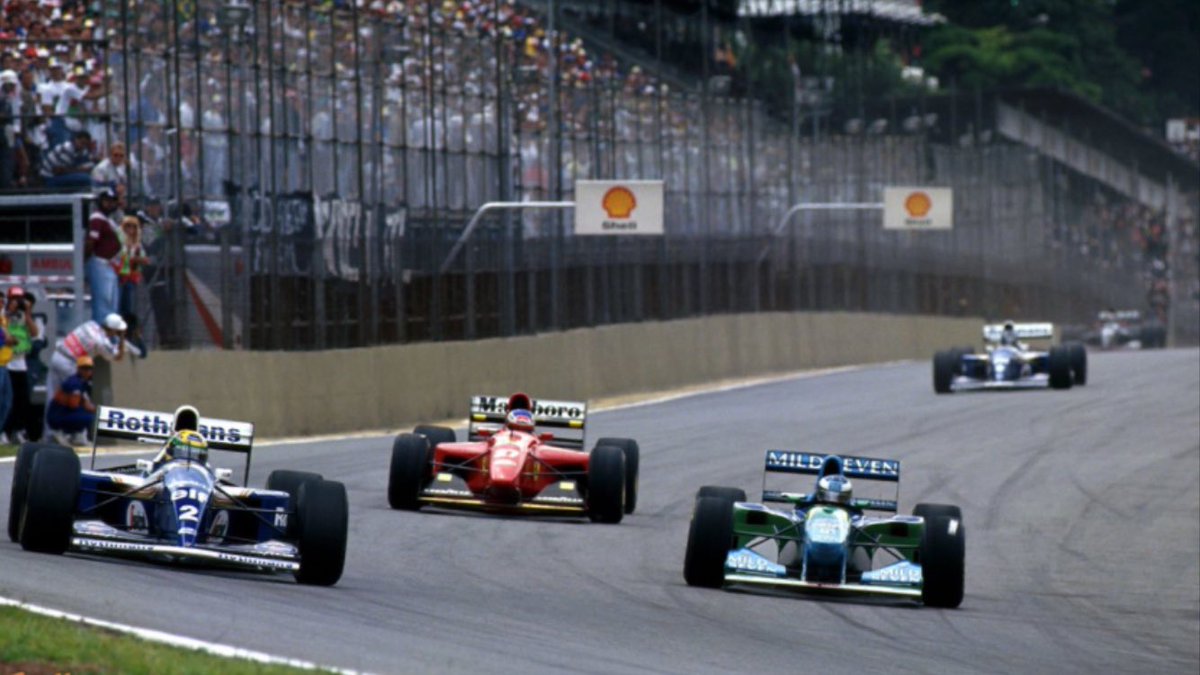 #F1 1994 SEZONU: 27.03.1994 tarihinde Brezilya GP’siyle birlikte sezon açıldı. 32 yıldır izlediğim en şaşırtıcı yarışlardan biridir benim açımdan. Güçlü Williams-Renault ile PP’den başlayıp, neredeyse fark açan 🇧🇷Senna’yı, 🇩🇪Schumacher yakaladı ve de geçti. Müthiş bir yarıştı.