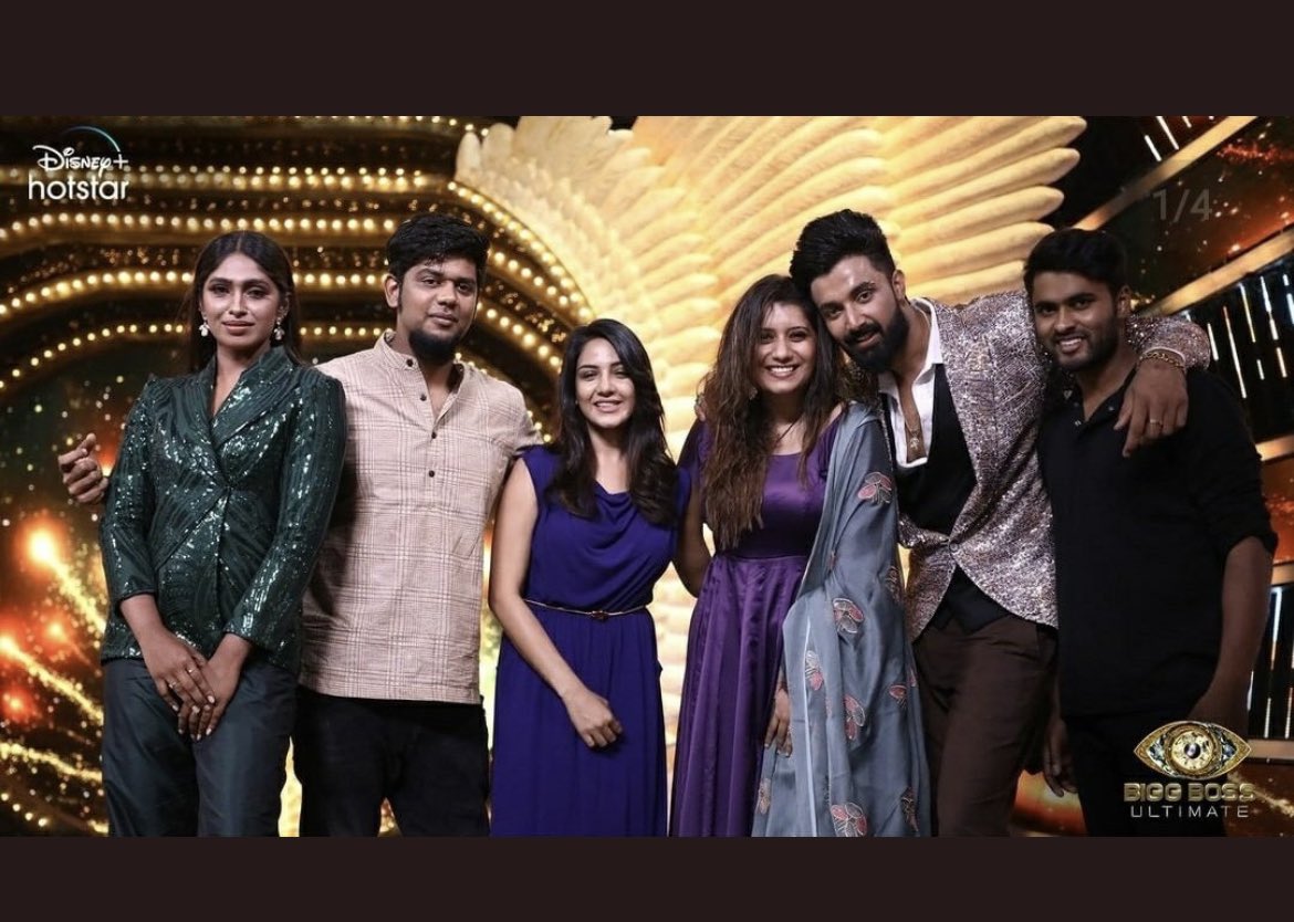 IPavmir's tweet photo. Jeele gang♥️ BiggBoss5, Less toxic more fun @AmirADS2 @Priyanka2804 @Pavani9Reddy @cinemapayyan @NiroopNK @SuruthiOfficial ♥️ #AmirADS #Pavni #PriyankaDeshpande #Jeele #Eejee #Pavmir #PaPri #Paprimir #Kapri https://t.co/70SLPSYhKj
