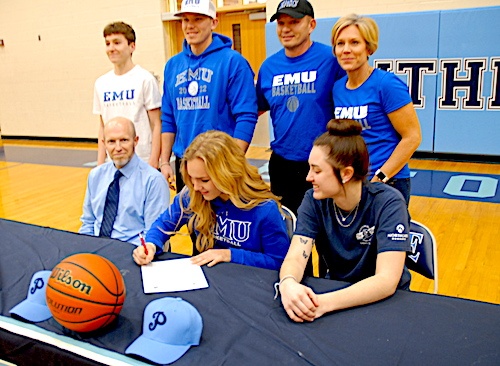 PageValleyNews's tweet photo. Lucas overcomes adversity to reach collegiate-level athletics and continue hoop dreams at EMU. Read more: https://t.co/9nliIo7lBa https://t.co/1YcZOh9nPe