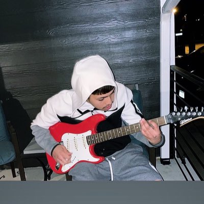 #NewProfilePic traded a good future for a few time…