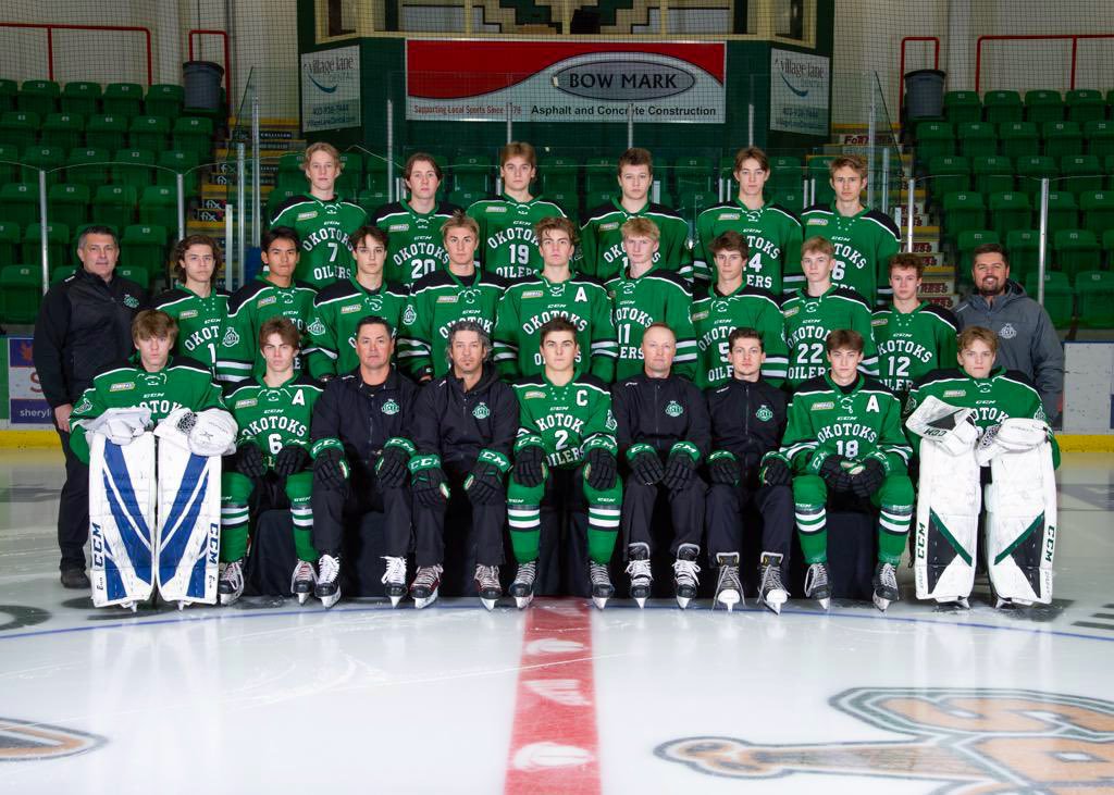 MattyRadke's tweet photo. @BowMarkOilers left it out on the ice against elite teams @MacsTournament . 3-0 rd robin with 2nd best goal diff...came up short in semis. Great send off to jr. for our grads. Congrats to @SAHockeyAcademy on the victory - well earned. Good luck to @NEChiefsU18AAA at Telus Cup! https://t.co/KKglo9VIiW
