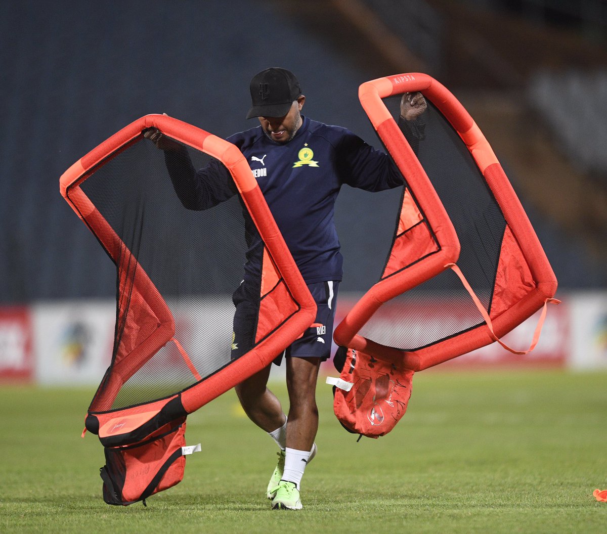 RiedohBerdien's tweet image. “Having the skills &amp;amp; knowledge to balance your teams fitness &amp;amp; freshness elements is a key factor within your teams football conditioning model.” #Conditioning #FootballScience #PeriodizationTraining #Strength #Inittogether #StrongerTogether #SkyistheLimit👆