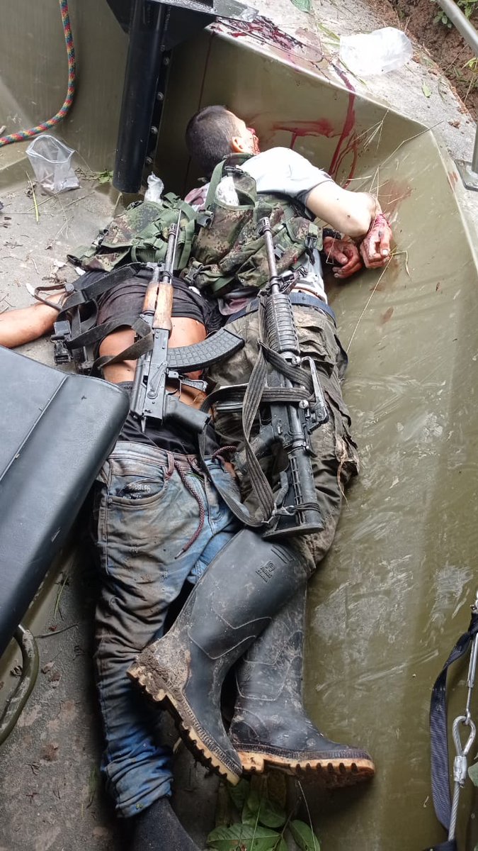 LaPazColombiani's tweet photo. Entonces las Botas de caucho se pusieron de moda nuevamente. https://t.co/bEFM4nX6dK