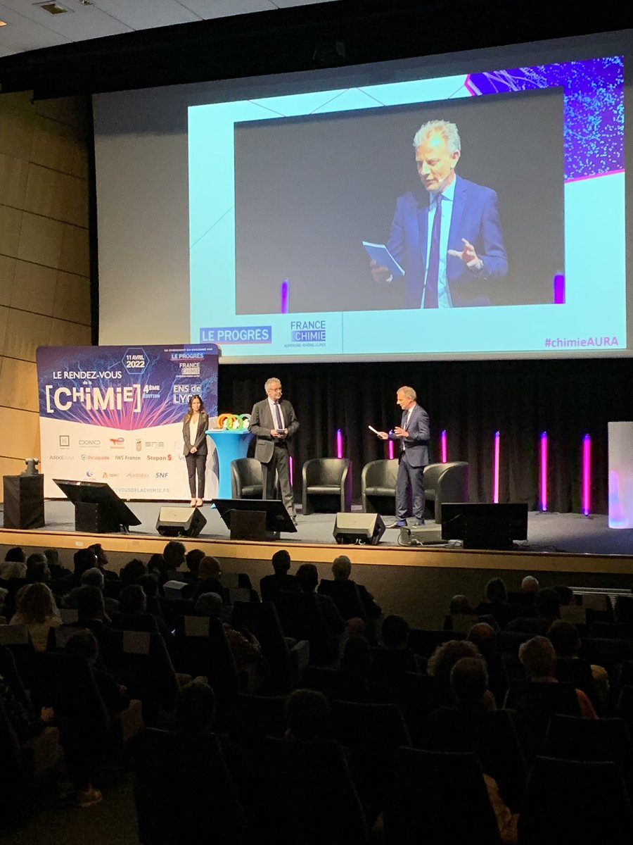 🎬 En direct des #RendezVousdelaChimie pour en apprendre toujours plus sur ce secteur d’avenir 

#ChimieAURA 

<a href="/TOUBEAUfred/">Frédéric Toubeau</a> <a href="/jadorliat/">Jacques Alex DORLIAT</a> <a href="/FatihaJanier/">Fatiha Janier</a> <a href="/PE_stpriest/">Nathalie COMTE</a> <a href="/ZENNOUAbdelkad1/">ZENNOU Abdelkader</a> <a href="/LehouxFabienne2/">Lehoux Fabienne</a>