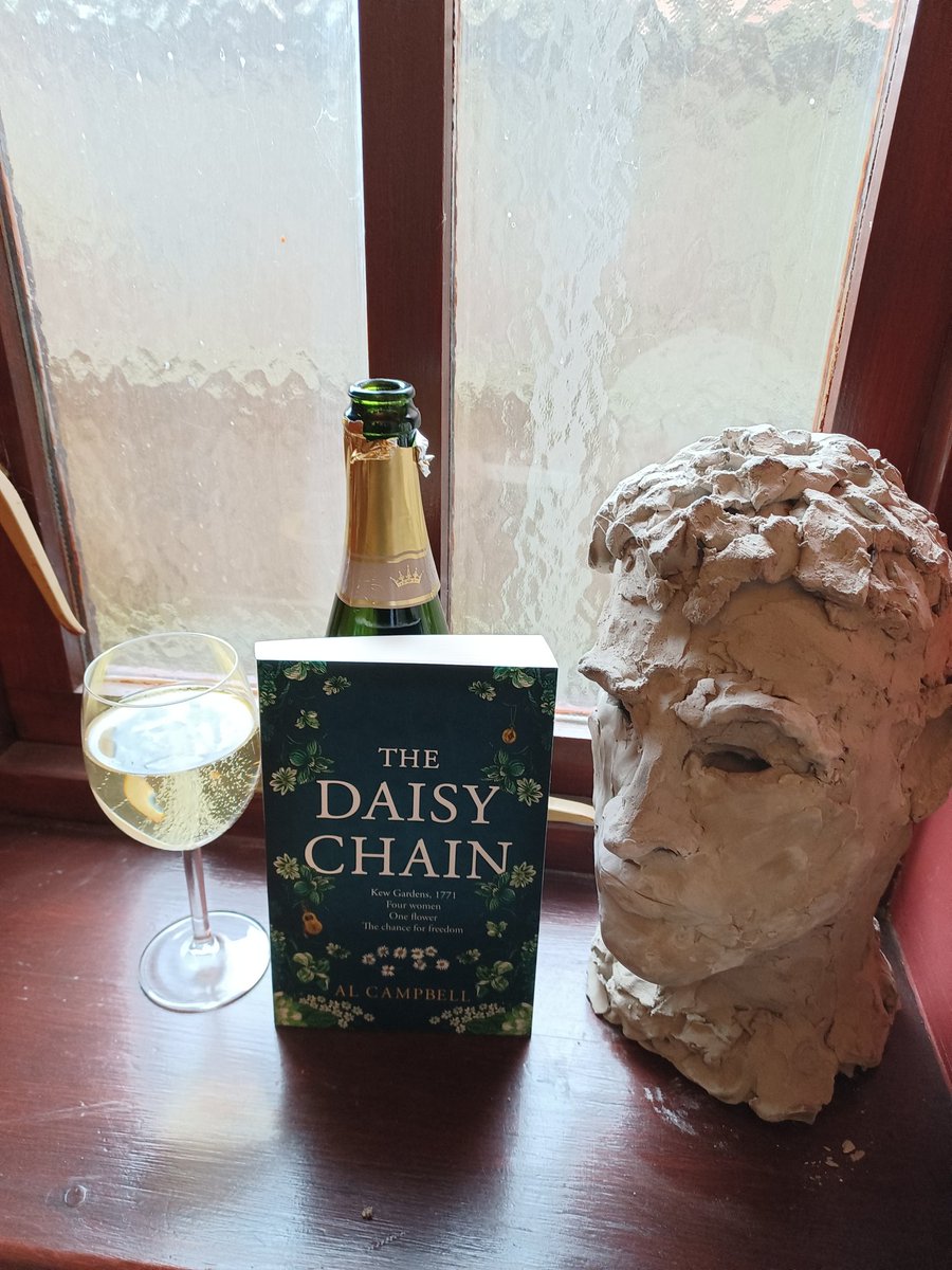 ACauthor's tweet photo. Having a 'when you can't believe the Professor from your creative writing MA course just sent you a brilliant crit of your debut novel' moments. @RedDoorBooks #chichesteruniversity #MAincreativewriting #bookreviews #HistoricalFiction #readingforpleasure #fizzymonday https://t.co/ziWPqStMGV