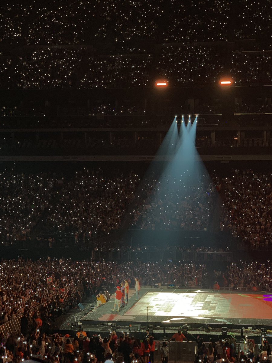 rin_koos's tweet photo. forever grateful that i was able to experience being in the ocean of armys for two days 💜 (4.8.22) (4.9.22) thank u https://t.co/gOqP6TNDcW