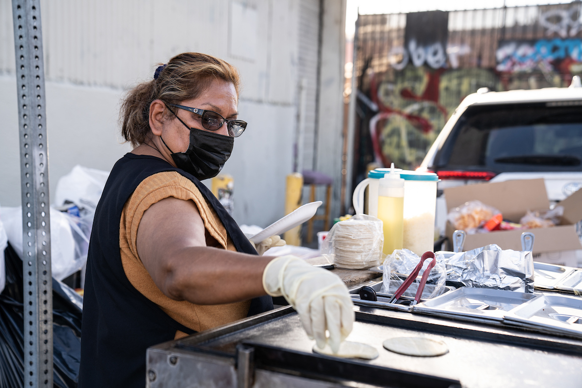 InclusivAction's tweet image. Were calling on orgs to submit a letter supporting the #StreetVendor led effort to pass #SB972!

Submit letters by Tues 4/12 to help the bill pass its first hurdle: the Senate Health Committee on 4/20!

Template Letter: bit.ly/SB972OrgSupport
Submit here: calegislation.lc.ca.gov/Advocates/