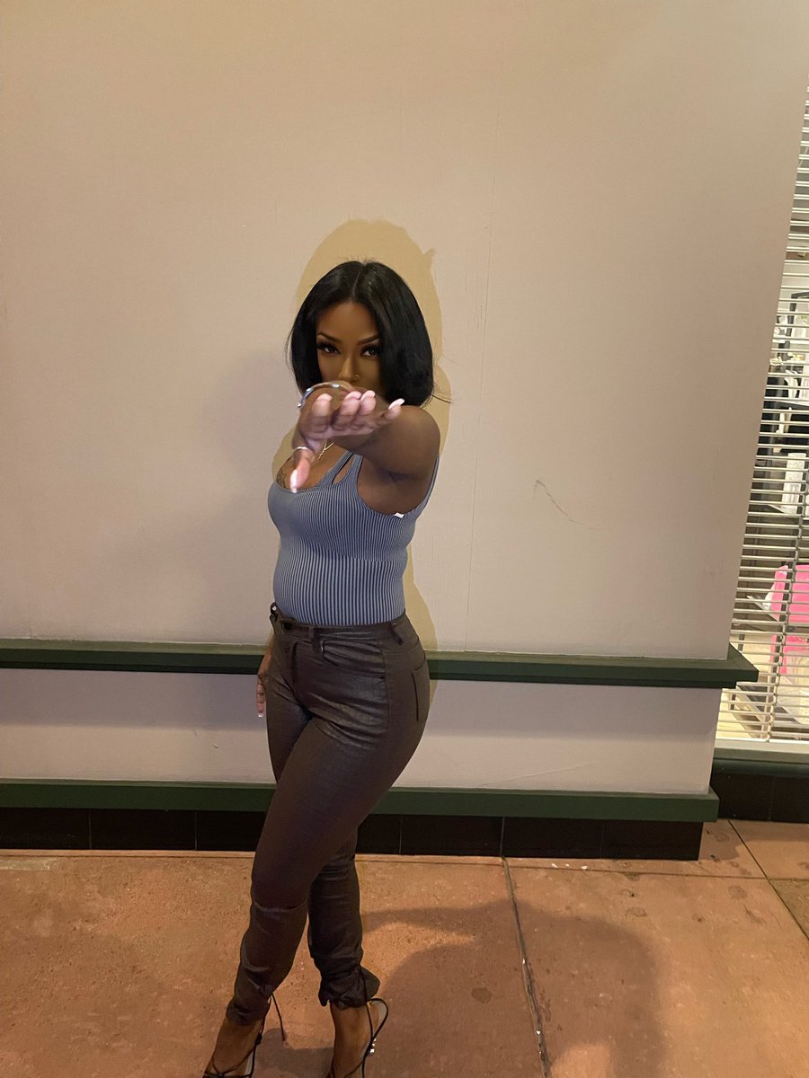shannapatton___'s tweet photo. hi. 🤍 https://t.co/GruBtTg00n