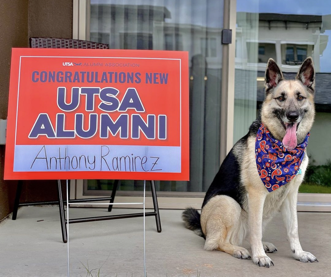 UTSAAlumni's tweet photo. #NationalPetDay is everyday🐾🤙 https://t.co/4eMvUZMjWn