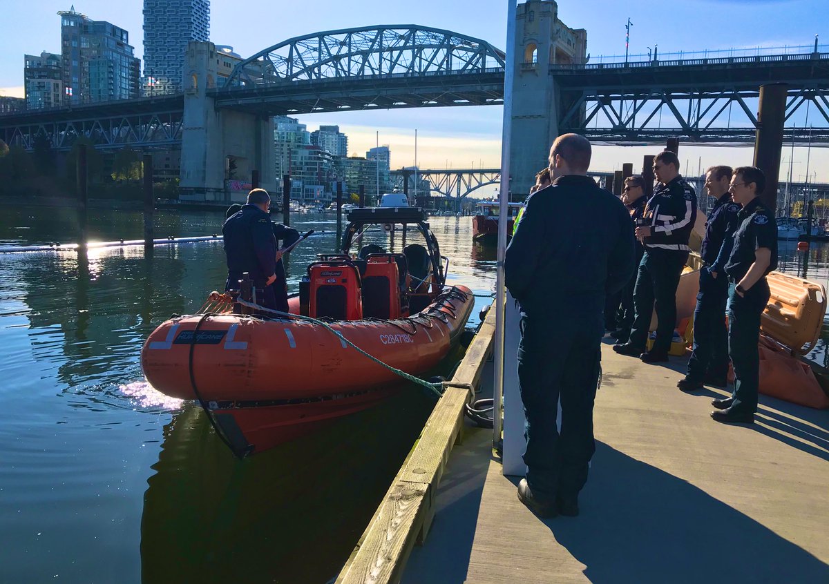 tmakrides's tweet photo. Thank you to the Kitsilano  @CoastGuardCAN team who hosted our @BC_EHS #ParamedicSpecialists this morning.

As we head into the busy summer season it’s great to have an awareness of each other’s capabilities so that we can respond quickly and safely to water emergencies https://t.co/vWjWa1mXC4