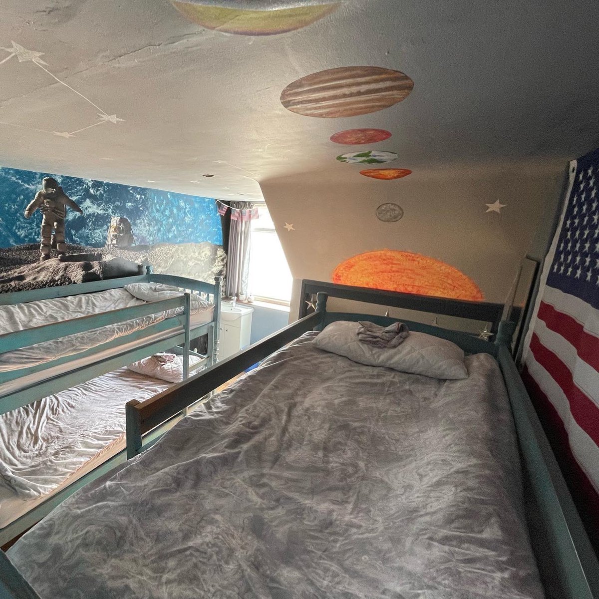 On 11 April 1970 the Apollo 13 space mission launched. Our Jim Lovell room celebrates it’s commander. Aiming for a lunar landing, the mission famously aborted after an oxygen tank failure, returning safely to Earth on April 17. All our themed rooms aim to educate and inspire