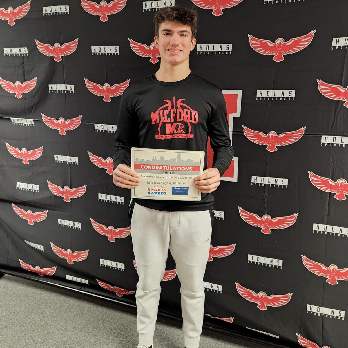 Milford_Eagles's tweet photo. You know our teams were cookin this winter when they brought 🏠4️⃣@ENQSports Athlete of the Week Awards!Congrats @_erichmorgan_, @VShuluga, @MalloryKlingsh1 , @PratherWesley on this honor! 

@ClerSunSports @BoysEaglesBBall @milford_flock @milford_schools @MilfordWrestlin @GirlsBkb https://t.co/zkMMtdBKCo
