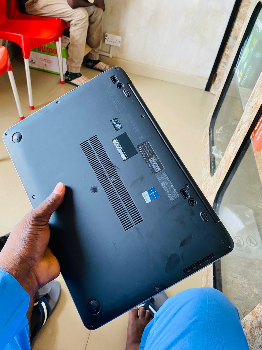 SamsonCLinus's tweet photo. Hp elitebook 1040 G2
Core i7 4th gen
256ssd
8gb ram
14” screen
Keyboard light
fingerprint
Price 190k
Kindly retweet if it crosses your TL 🙏🙏🙏
Available KD and nation wide call/ DM 07065699559
#sam_tech #8_bit #dedicated #lag @mrfunny____ https://t.co/8KYj39ObgV