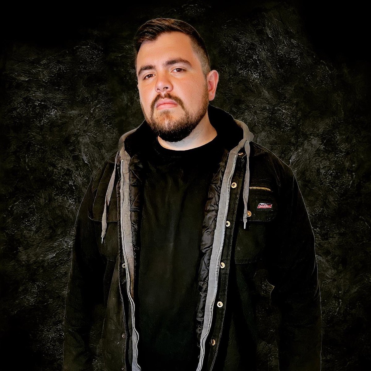 WeightofwordsTX's tweet photo. Happy Monday fam, &amp; Happy Birthday to our frontman vocalist Sergio! Let’s give a big shout-out to wish our singer a Happy Birthday! 🎤 🥳 🎂 
#vocalist #fromtman #happymonday #happybirthday #birthdayboy #weightofwords #weightofwordsband #weightofwordstx #laredotx https://t.co/W42SufzYvG