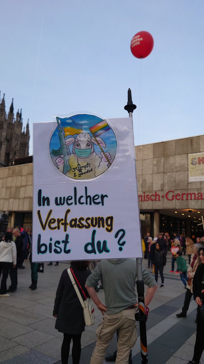 CCAA09009559's tweet photo. Gegen jede #Impfpflicht!
Wir werden weiter #Spazieren.
#Köln #K1104
#Koeln https://t.co/vtUs4aoHvO