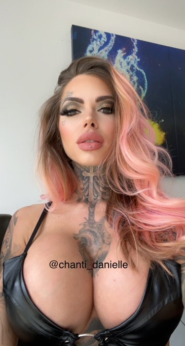 Back On set today.  Guess who I&rsquo;m workin with 🤪 https://t.co/aFLBYicplw