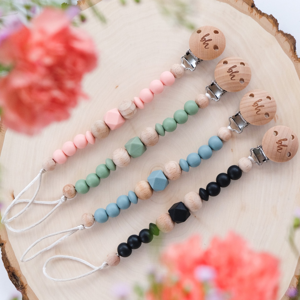 BooginHead's tweet photo. BooginHead understands parenting is a challenge. We make stylish, affordable, universal baby products that lend a helping hand when you need it most. Teething? Drooling? Soothing? We've got a solution for that. How can we help you today?

https://t.co/rKt58DkAJT #booginhead https://t.co/bE6DFpdkb4