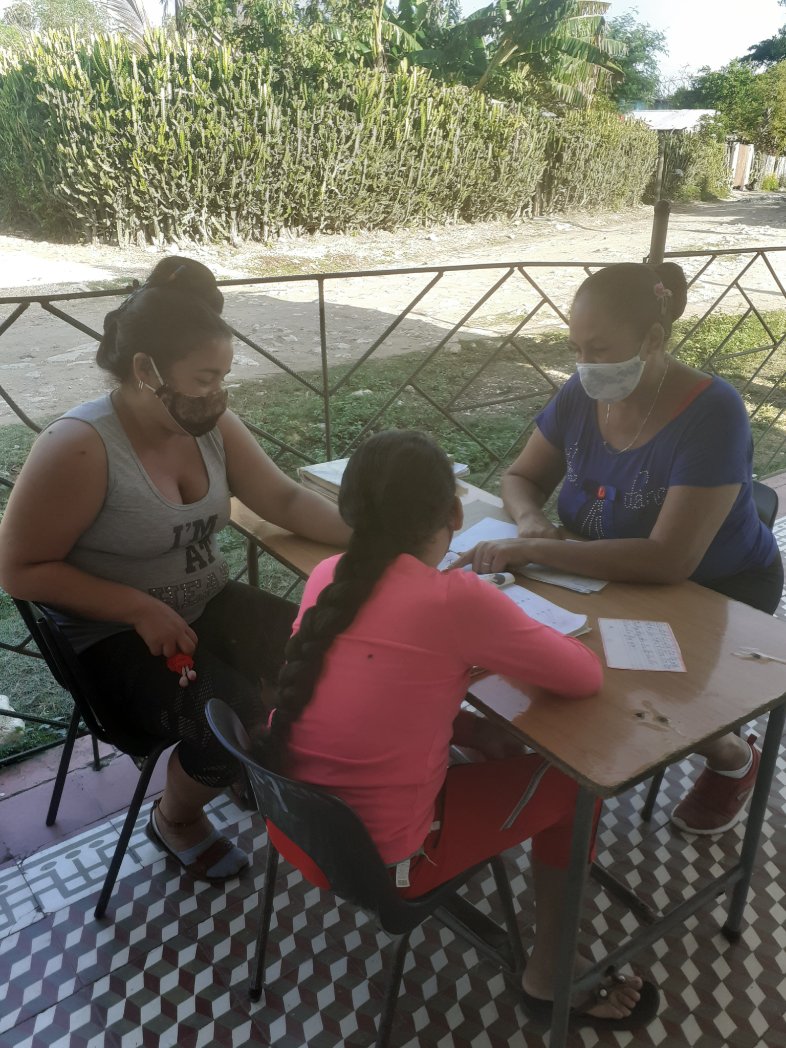 La educadoras de 5to grado y Biblioteca brindan tratamiento a la lectura.
<a href="/EpFajardo/">EP Comandante Manuel Fajardo Rivero</a>