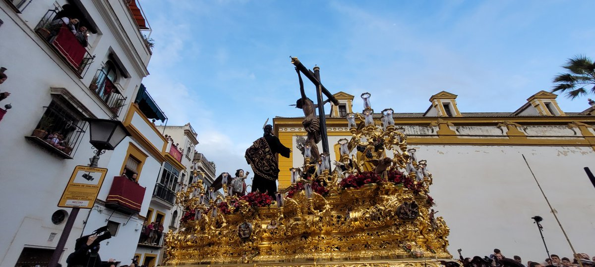 MolArte (@mol_arte) on Twitter photo Sale las <a href="/hdadlasaguas/">Hermandad de las Aguas</a> con el cielo despejado <a href="/elllamadorcsr/">elllamadorcsr</a>
#Sevilla #100LunesSanto Sale las <a href="/hdadlasaguas/">Hermandad de las Aguas</a> con el cielo despejado <a href="/elllamadorcsr/">elllamadorcsr</a>
#Sevilla #100LunesSanto