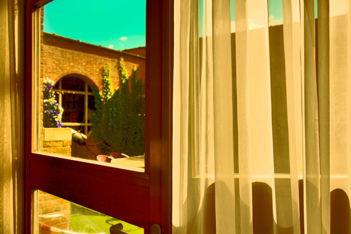 Hi #NFTCommunity  #nftphotography 
365 days from my windows, Day 194! 
I post every day 1 image since Sep. 2021 
What if one day u have a chance to c the same view.
opensea.io/assets/0x495f9…
#nftcollectors  #NFTs