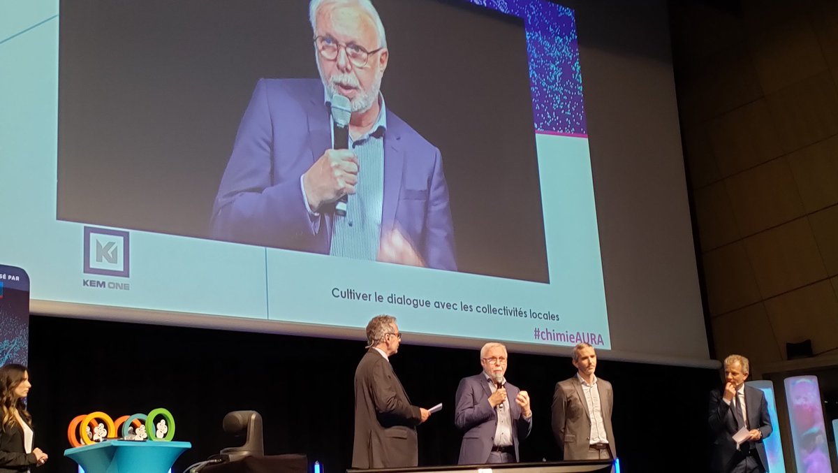 SophieHuguier's tweet photo. Les collaborations entre collectivités territoriales et industriels sont indispensables pour répondre aux enjeux climatiques. Elles sont le résultat d'un dialogue parties prenantes mené depuis de nombreuses années. #chimieAura #Kemone #Balan #climat #dialogue #partiesprenantes https://t.co/2qW1vkgORB
