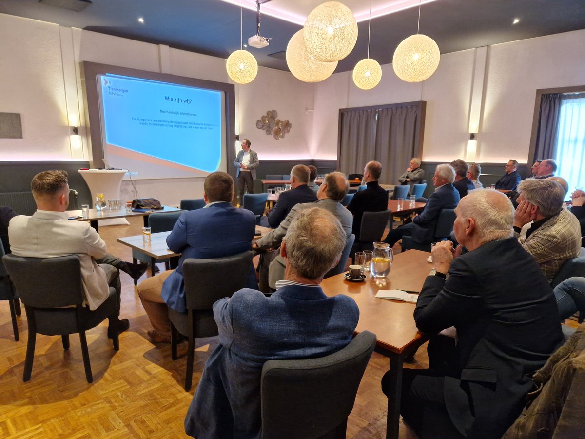 VSOSliedrecht's tweet photo. Interessante bijeenkomst over Energietransitie met sprekers Edwin Boerman (Tienmorgen Advies), Ian van der Jagt (Berkman) en André Boer (Krone) https://t.co/wngzHcEPz3