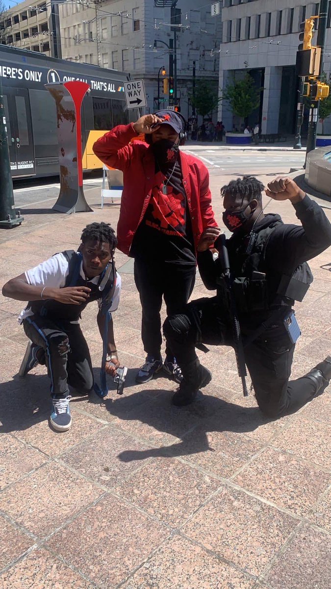 BlkHmmrTimes's tweet photo. Da Vanguard is out here! Mess around with the Black Hammer Party and find out—catch these hands and catch this political education. https://t.co/BrRNnTdLrO
