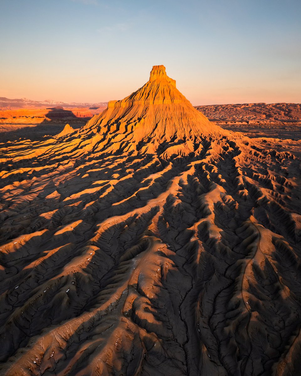 indefinite_lost's tweet photo. Show me some golden light guys 📸 

#utah #utahisrad #visitutah https://t.co/X55DGIcr1N