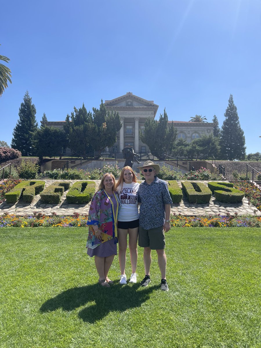 HeadrickLaurel's tweet photo. I am so excited to announce my commitment to continue my academic and athletic career at the University of Redlands! Thank you to all of my past coaches and to Coach Murphy and the rest of the @redlands_wbb coaching staff for allowing me this opportunity! #gobulldogs🏀 https://t.co/FSRzcRPML2