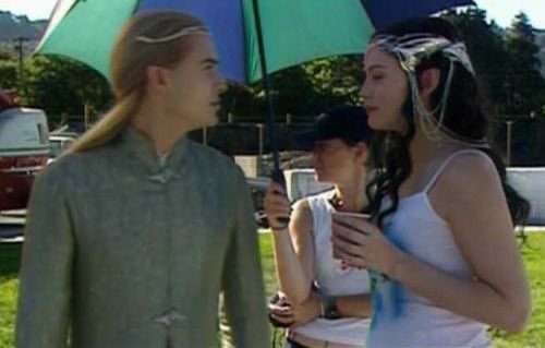 dailybloomy's tweet photo. orlando and liv tyler on the set of lord of the rings <3 https://t.co/mKp6hUiM8V
