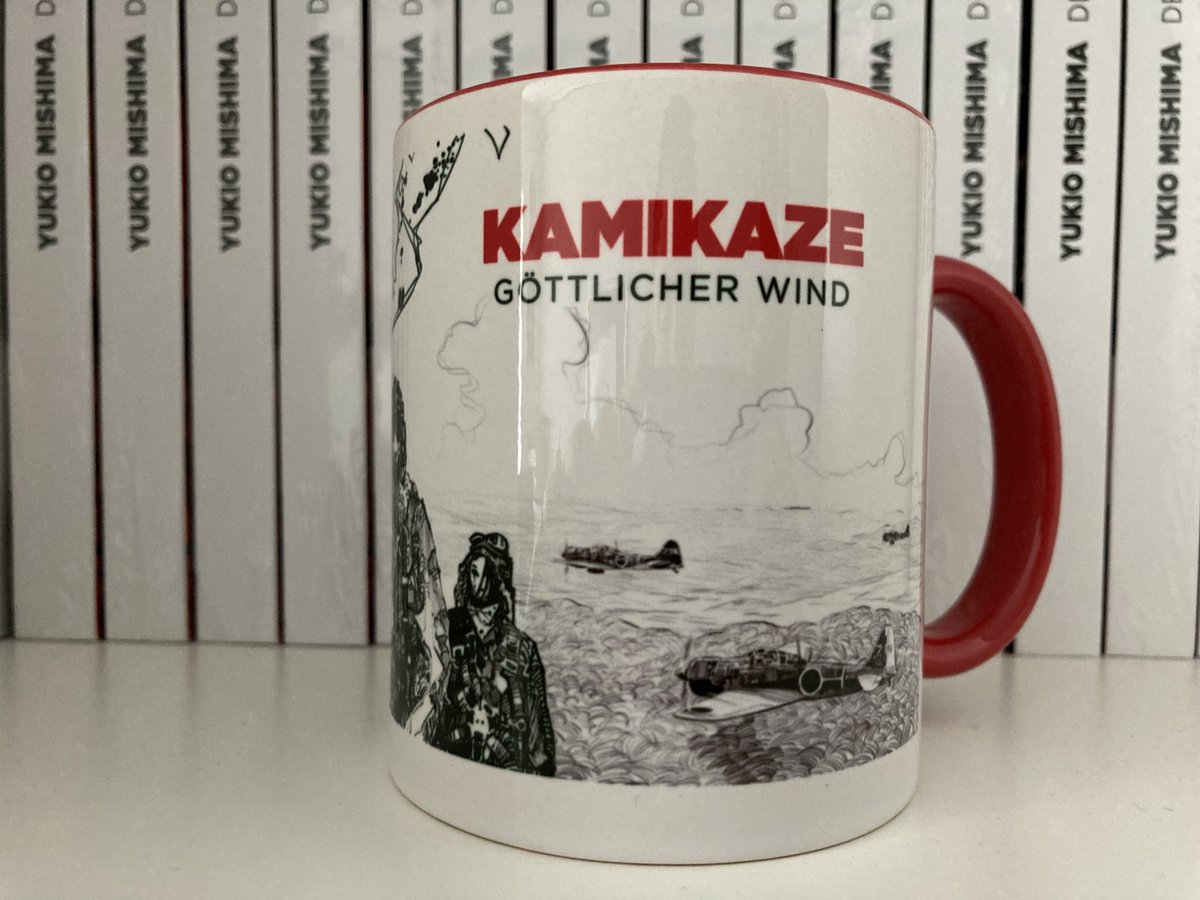 ComicsHydra's tweet photo. Neu bei HYDRA:
Das #Kamikaze-Bild ist eins der stärksten aus dem #YukioMishima-Comicroman.
Die Tasse gibt es hier:
https://t.co/FoJxiboWmS
#Mishima #Tasse #ferrogallico #göttlicherwind #HydraComics #comicmerchandise https://t.co/e1QoZyueYW